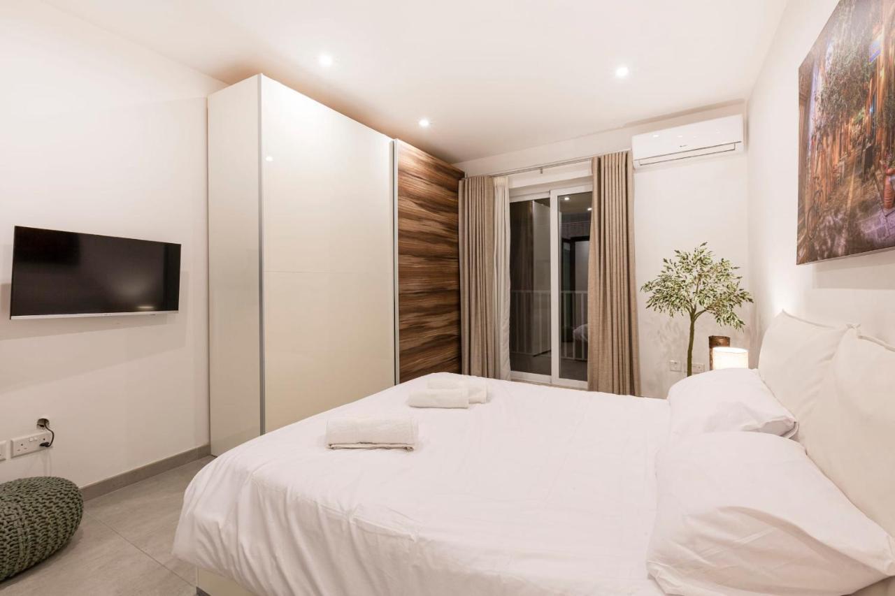 Golden Flat In San Pawl-Hosted By Sweetstay เซนต์พอลส์เบย์ ภายนอก รูปภาพ