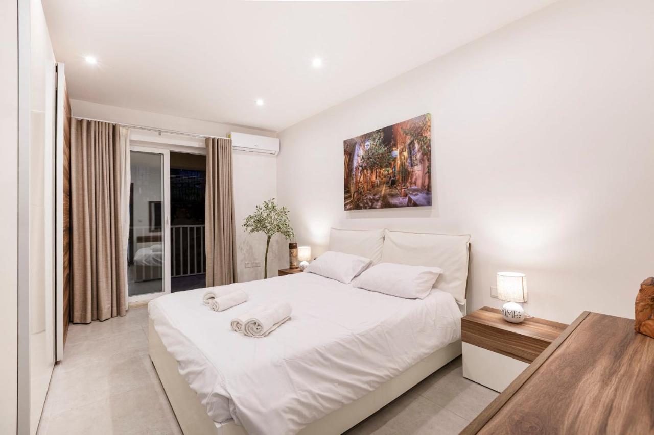 Golden Flat In San Pawl-Hosted By Sweetstay เซนต์พอลส์เบย์ ภายนอก รูปภาพ